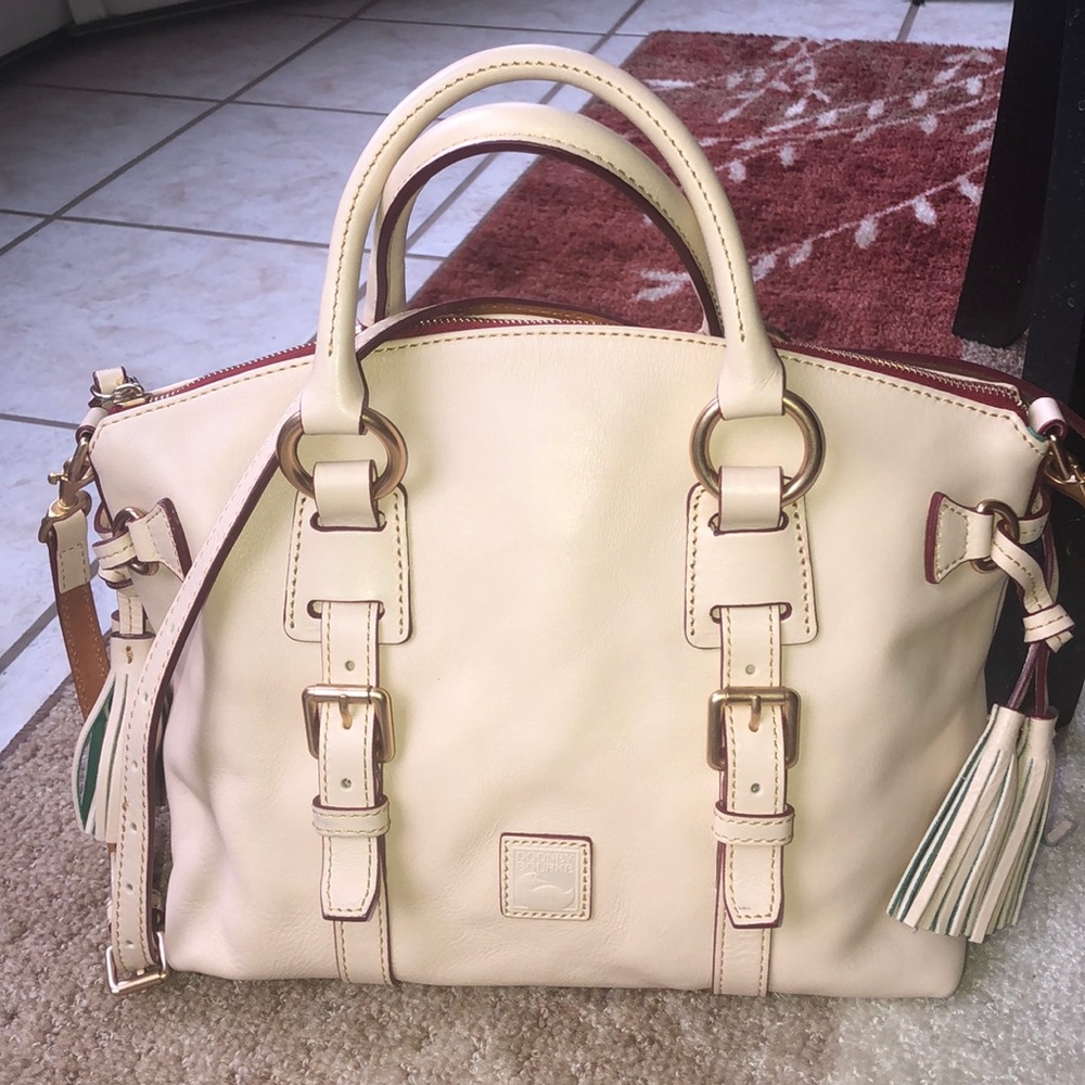 Dooney & Bourke tote